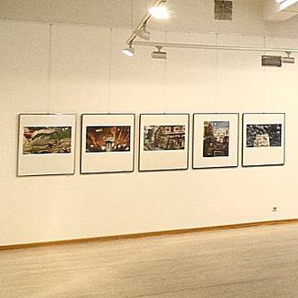 Ausstellungseröffnung da oben