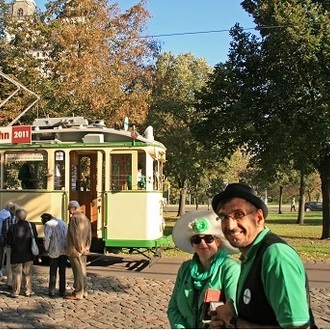 Mit der historischen Straßenbahn in den Sonnenuntergang