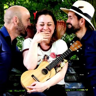 Miss April im Café Hirsch