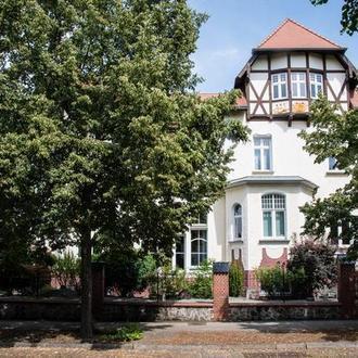 Busfahrt zu den Magdeburger Villen