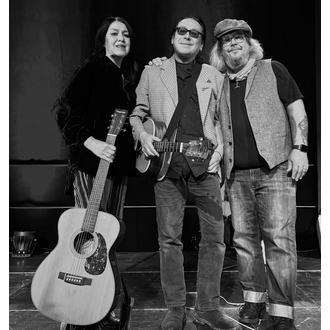 JC and Angelina Grimshaw Trio 