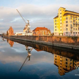 Rund ums Hafenbecken