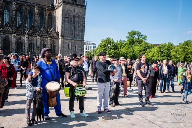 Performance-domplatz-523-_c_-wenzel-oschington