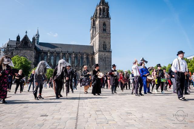 Performance-domplatz-531-_c_-wenzel-oschington