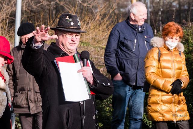 Zwischen-berg-und-tiefem-tal-407-wenzel-oschington