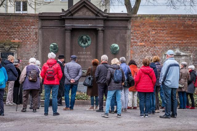 Fuehrung-suedfriedhof-407-wenzel-oschington