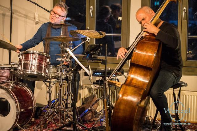 Music.club.gruen.rot-408-wenzel-oschington