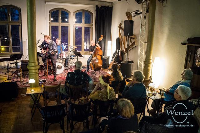 Music.club.gruen.rot-410-wenzel-oschington