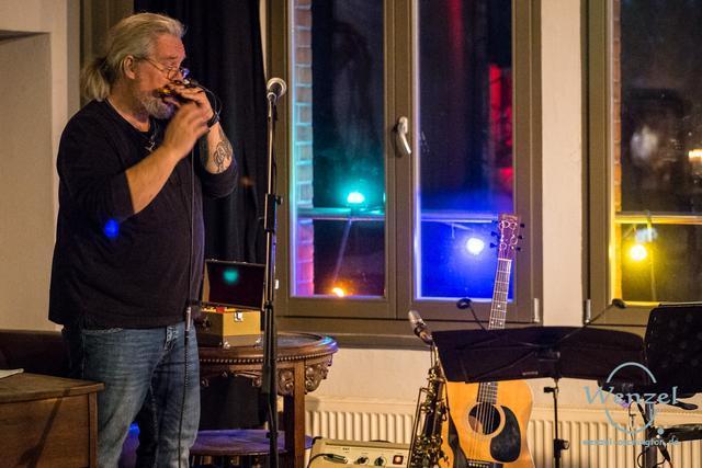 Music.club.gruen.rot-412-wenzel-oschington
