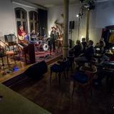 Thumb_musikclub.gruen.rot.t.wollner-406-wenzel-oschington