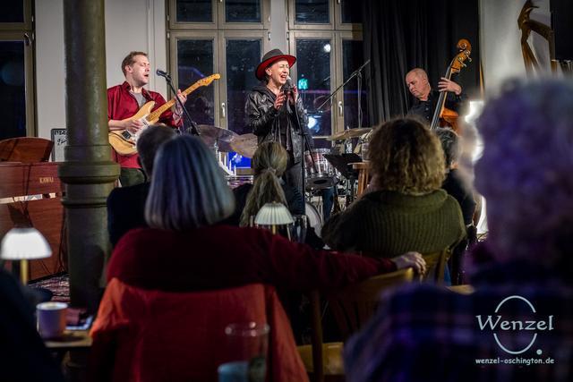 Musikclub.gruen.rot.t.wollner-407-wenzel-oschington