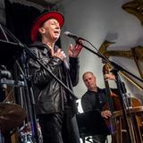 Thumb_musikclub.gruen.rot.t.wollner-409-wenzel-oschington