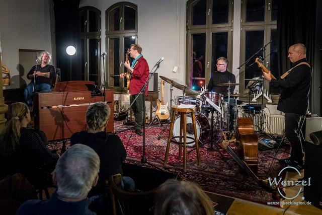 Musikclub.gruen.rot.t.wollner-410-wenzel-oschington