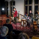 Thumb_musikclub.gruen.rot.t.wollner-410-wenzel-oschington