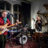 Thumb_musikclub.gruen.rot.t.wollner-411-wenzel-oschington