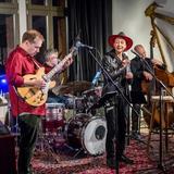 Thumb_musikclub.gruen.rot.t.wollner-421-wenzel-oschington